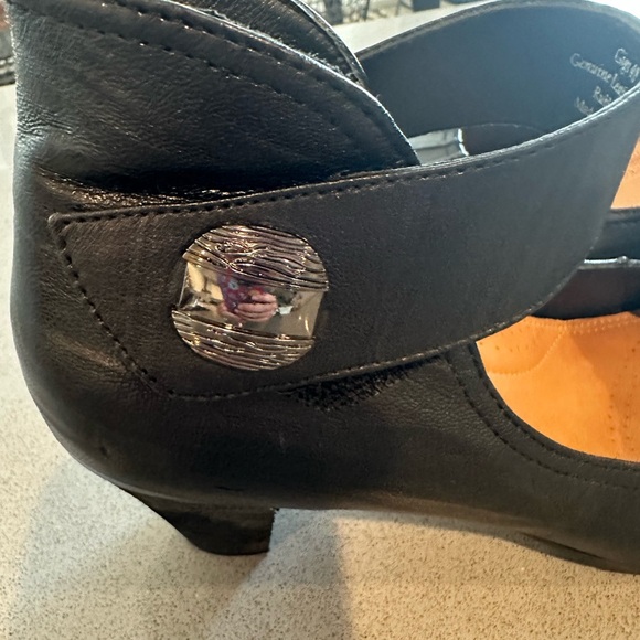 Biza Leather Velcro Strap Gigi Chunky Heels - Picture 9 of 13